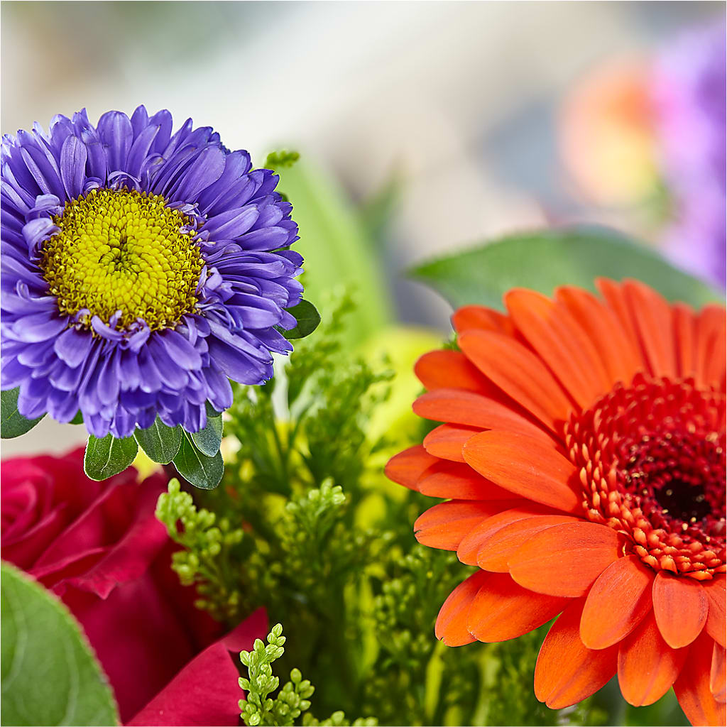 Bold & Bright – A Florist Original –  The Shoppe At Wildflower Hill, Lampasas TX