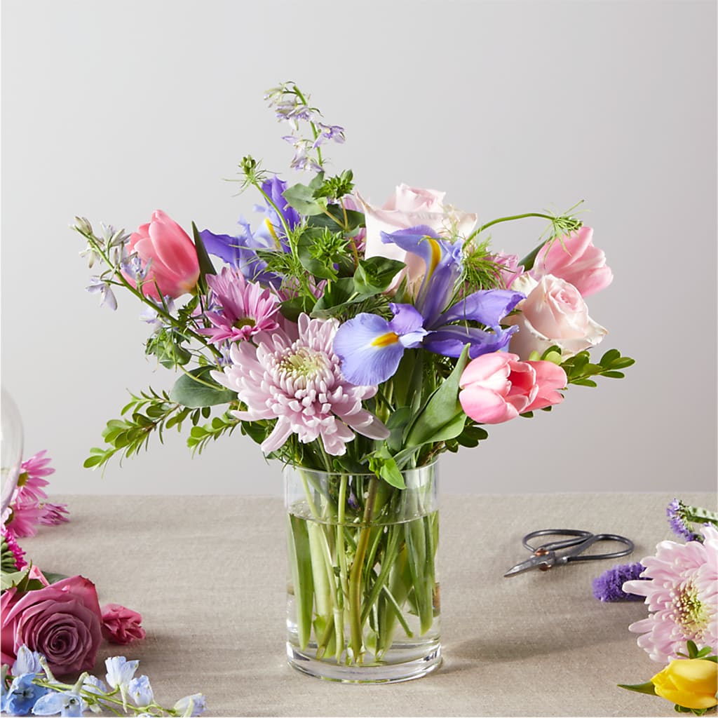 Pastel Tradition - A Florist Original – THE SHOPPE ON KEY AVENUE FLORAL & GIFTS, Lampasas TX