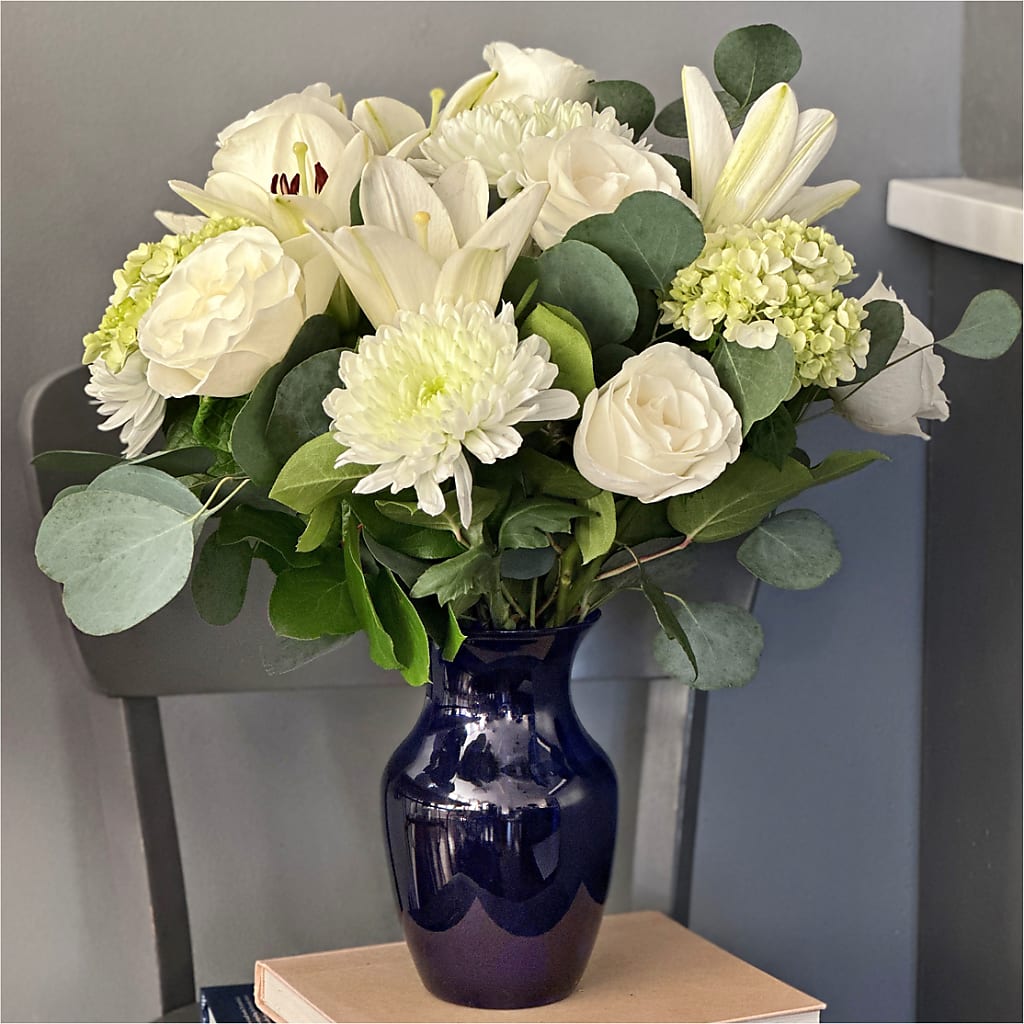 Snowy Dreams Bouquet –  The Shoppe At Wildflower Hill, Lampasas TX