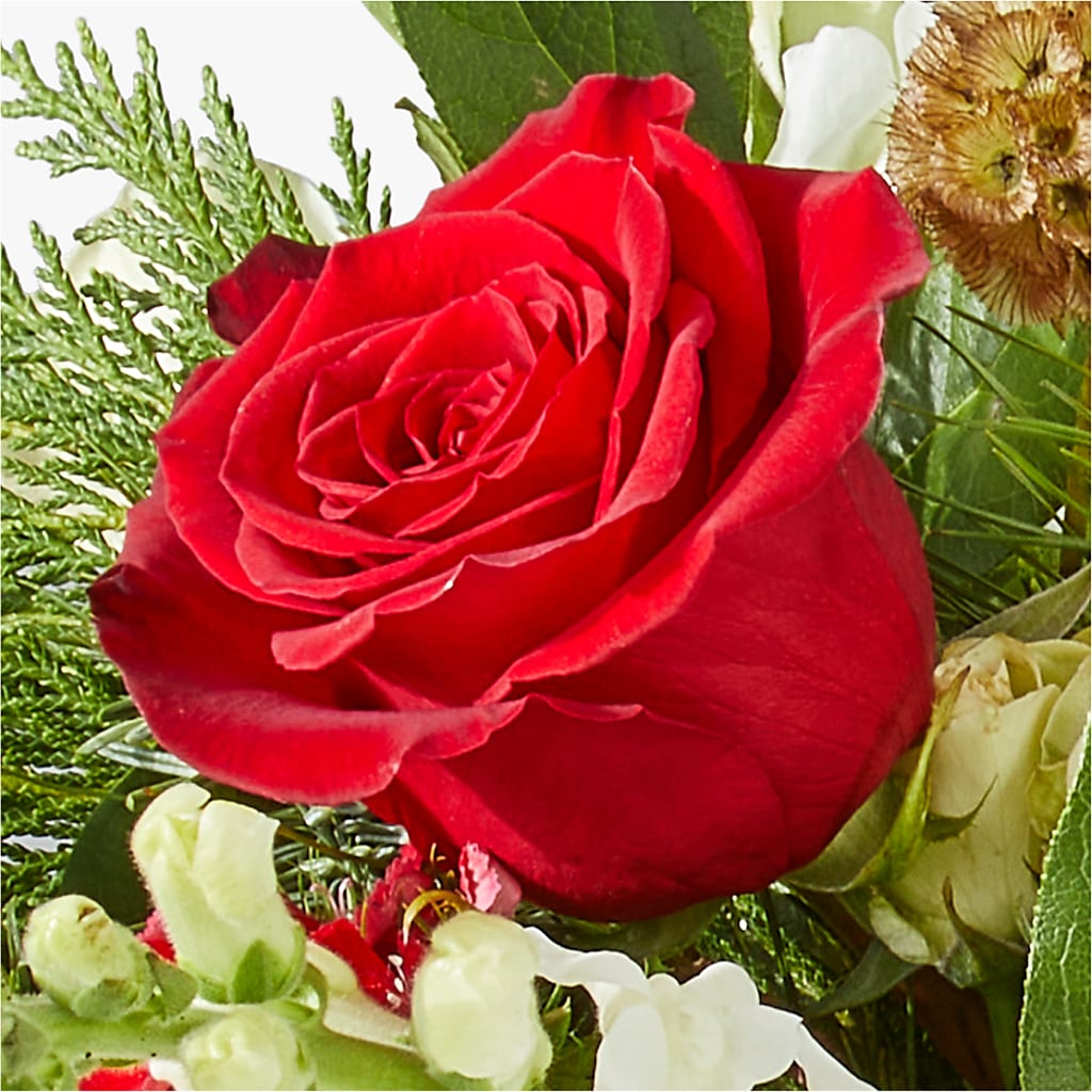 Deck the Halls Bouquet –  The Shoppe At Wildflower Hill, Lampasas TX